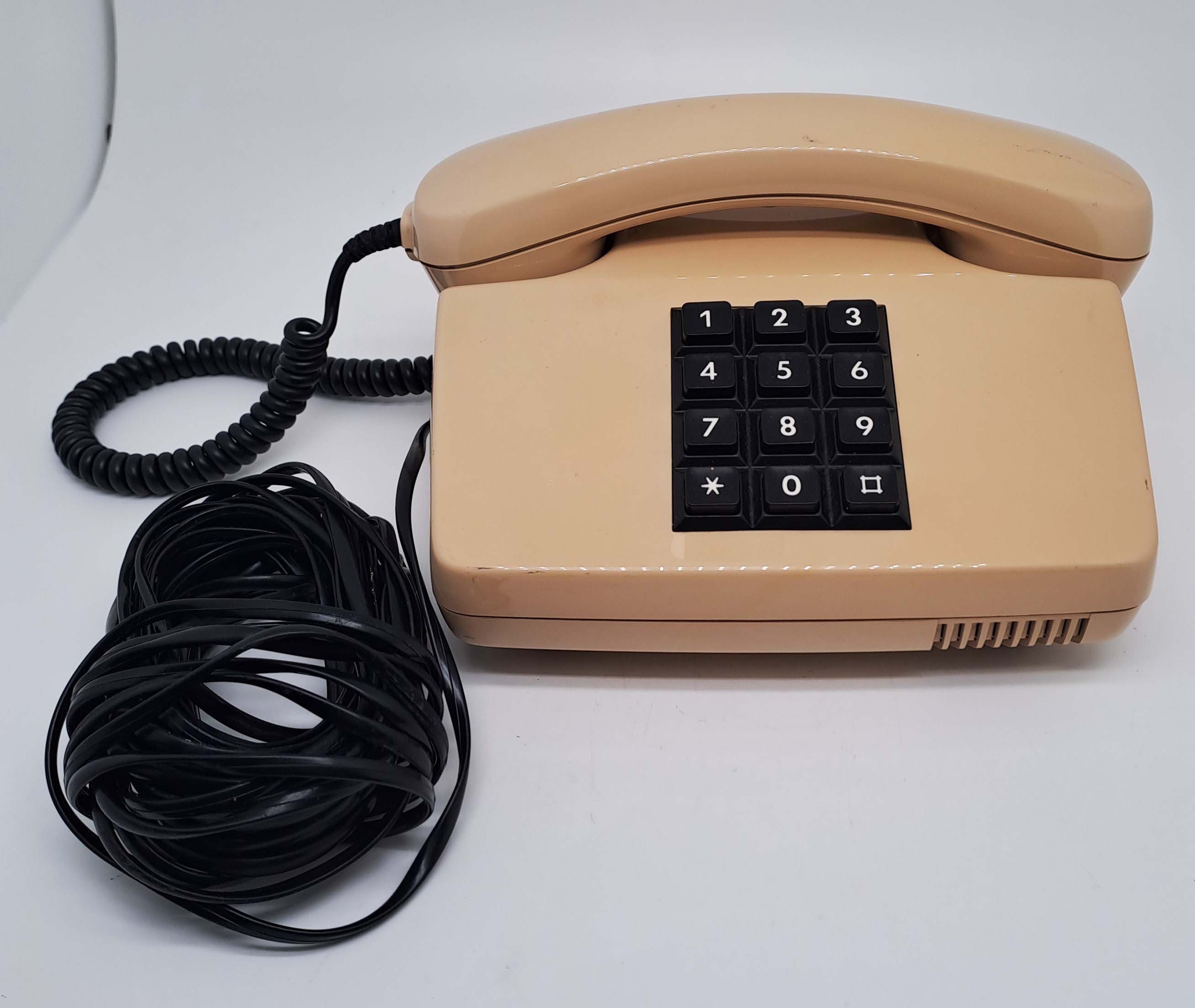 Telefon Tastentelefon Post Telefonkabel Vintage Retro  FeTAp 751-1